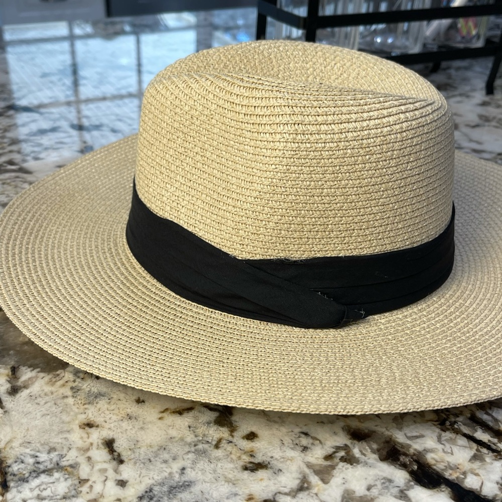 Creme Fedora - Brand New - Hat - Picture 4 of 5